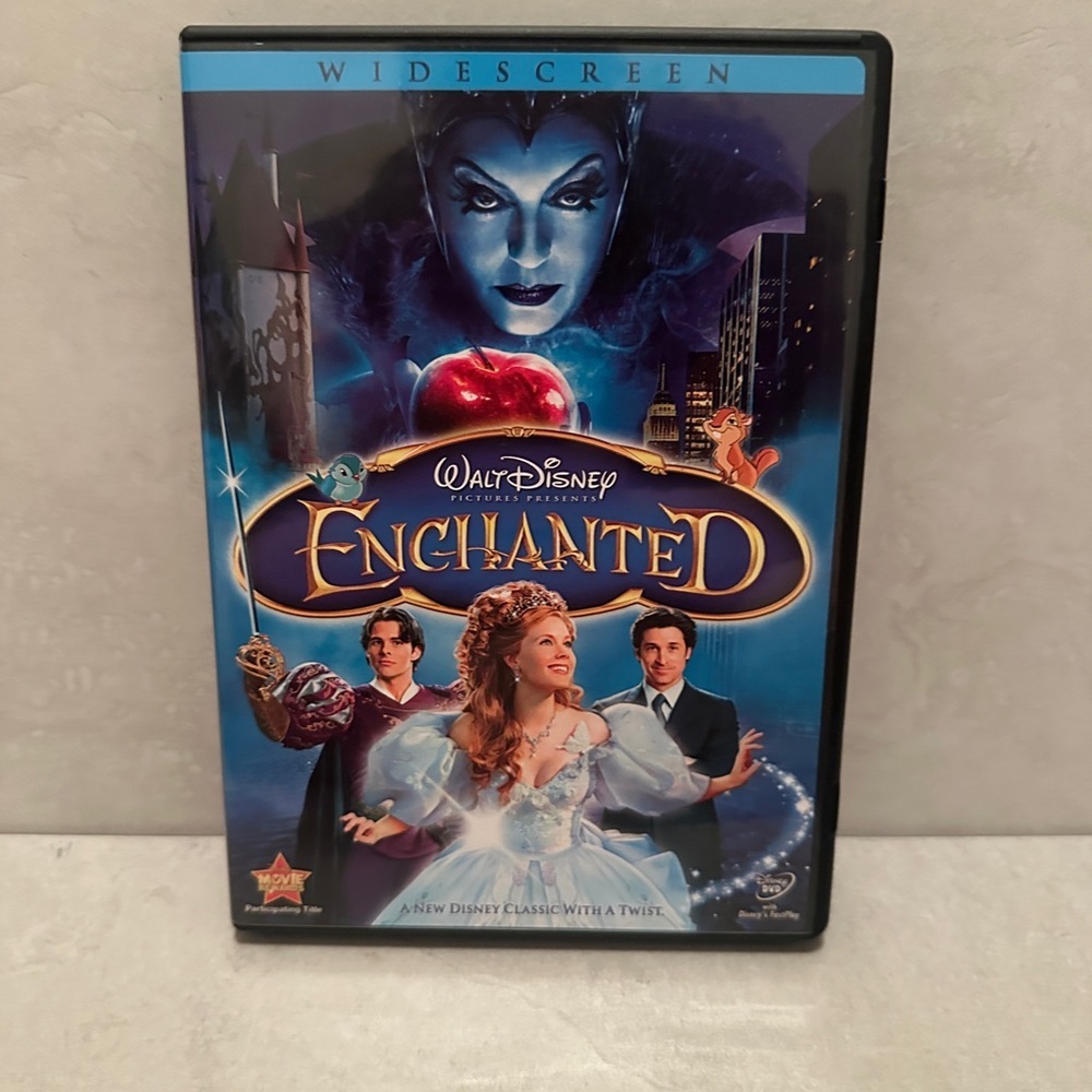 Walt Disney Enchanted Widescreen DVD with Amy Adams [2007 Romantic Comedy] - Picture 3 of 4